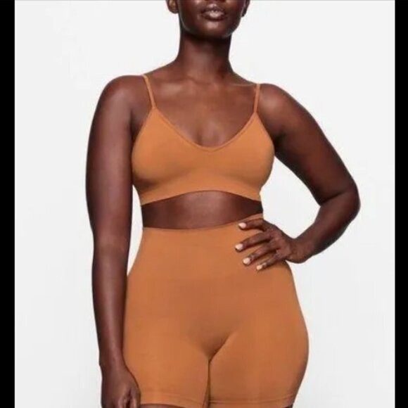 SKIMS Other - SKIMS Soft Smoothing Seamless Bralette in Copper
